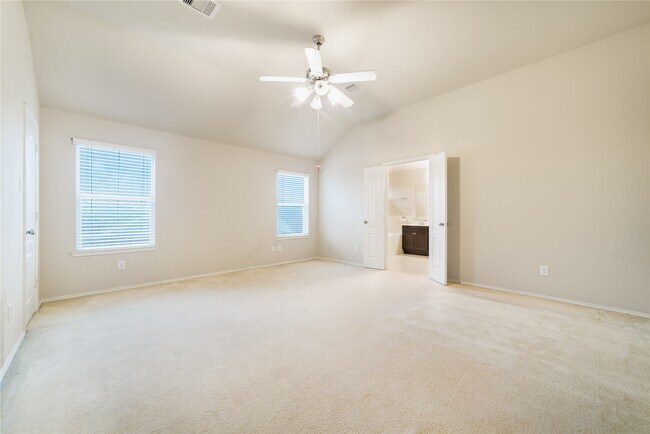 Building Photo - 1315 Squire Dr