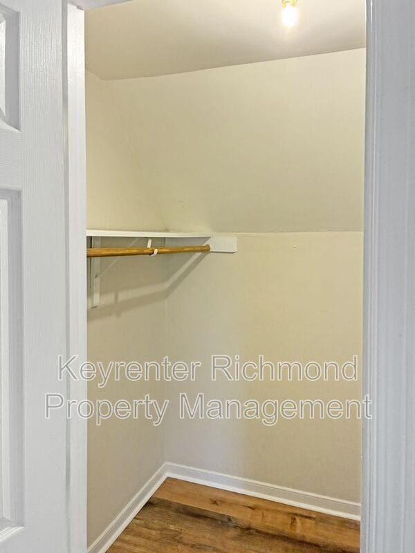 Building Photo - 2618 Darnell Rd