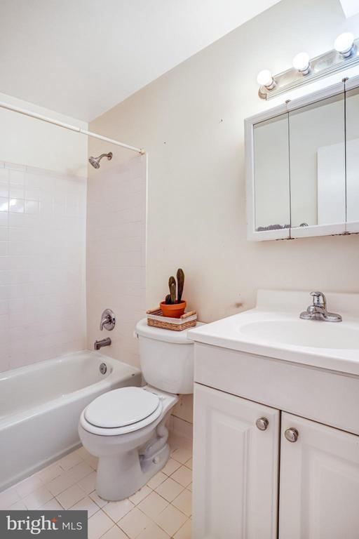 Building Photo - 9930 Brookridge Ct