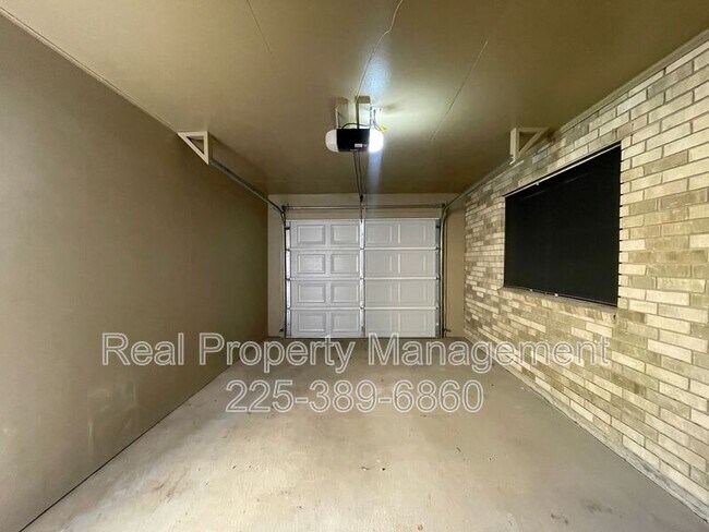 Building Photo - 4225 W Central Ave