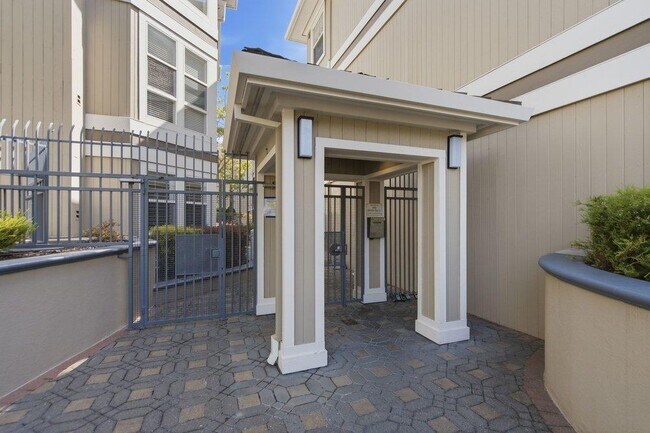 Building Photo - 880 Meridian Bay Ln