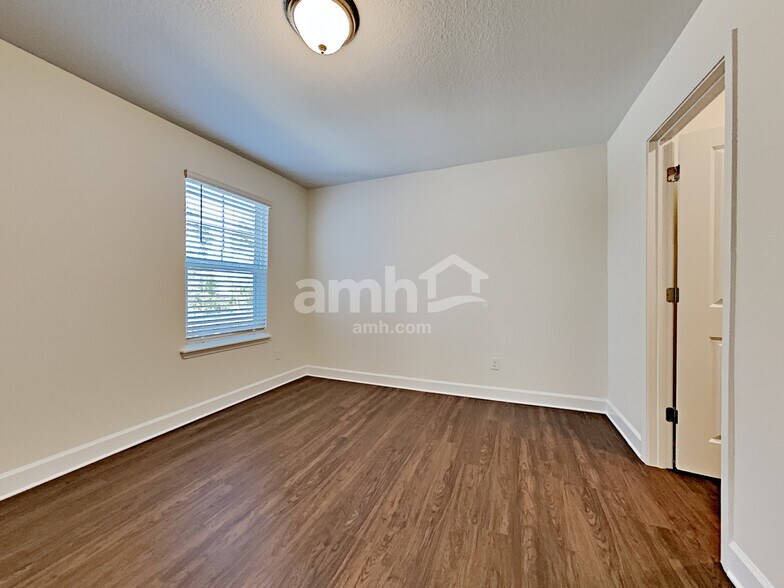 Building Photo - 2942 Calebs Cove Way