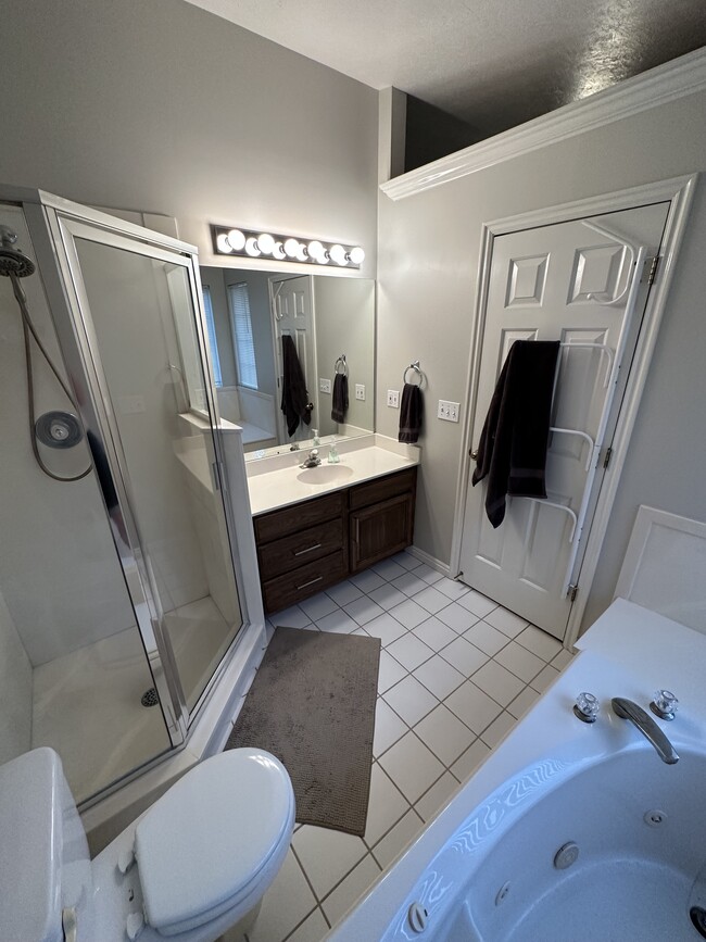 Building Photo - 776 E Scott Ave