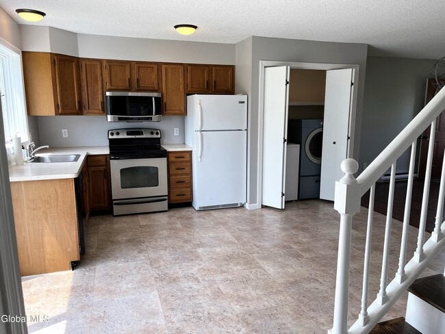 Building Photo - 24 Reservoir Rd