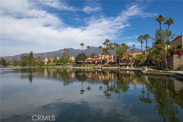 Building Photo - 5 Rosa