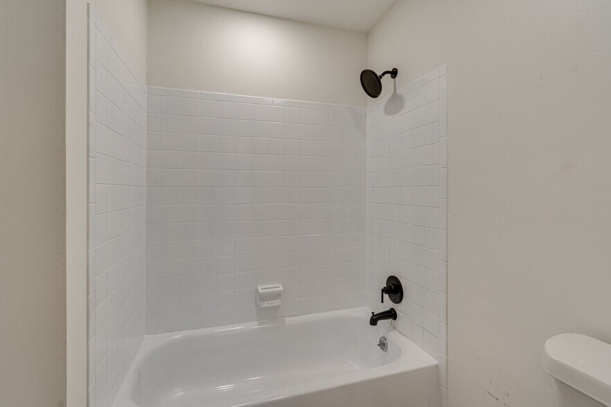 Building Photo - 2845 Dayton Blvd