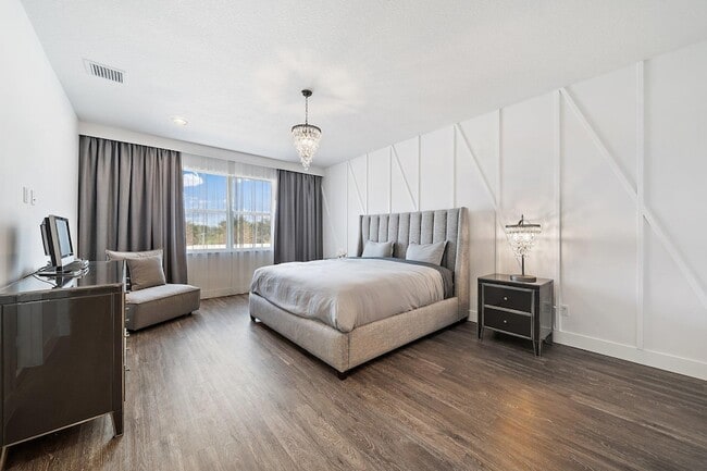 Building Photo - 4925 Pointe Midtown Way