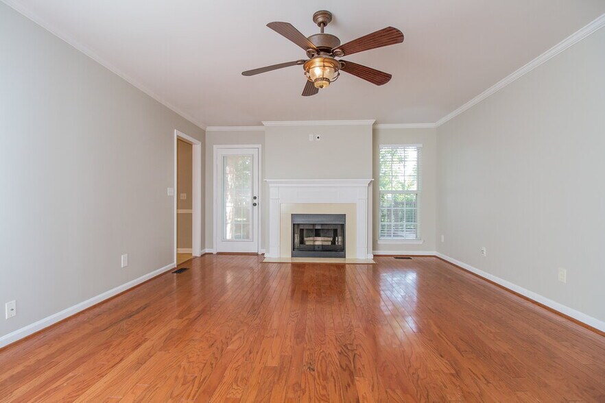 Building Photo - 102 Vera Jean Ct