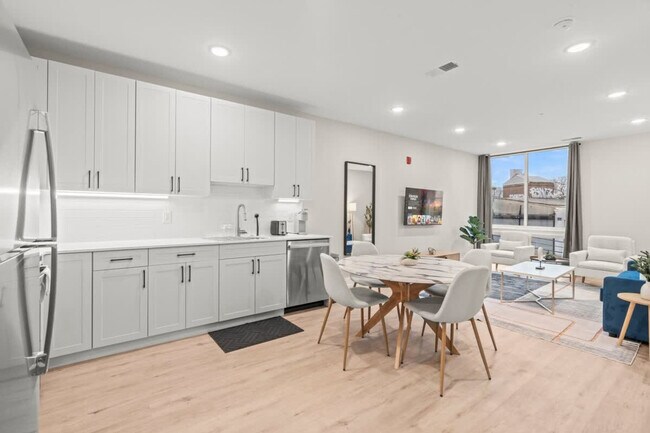 Building Photo - 626 N Delaware Ave