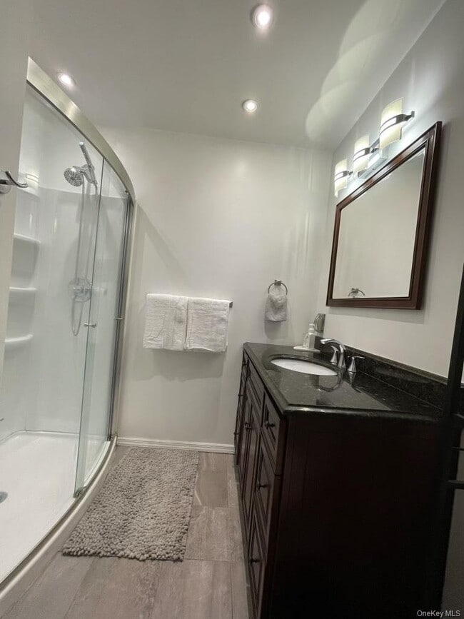 Building Photo - 208 Fairview Cir