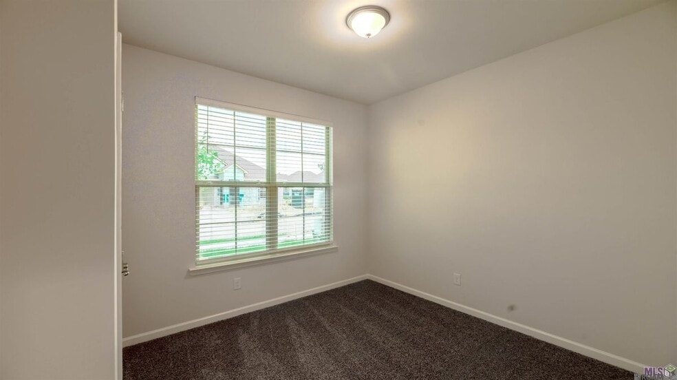 Building Photo - 4644 Grenache Dr