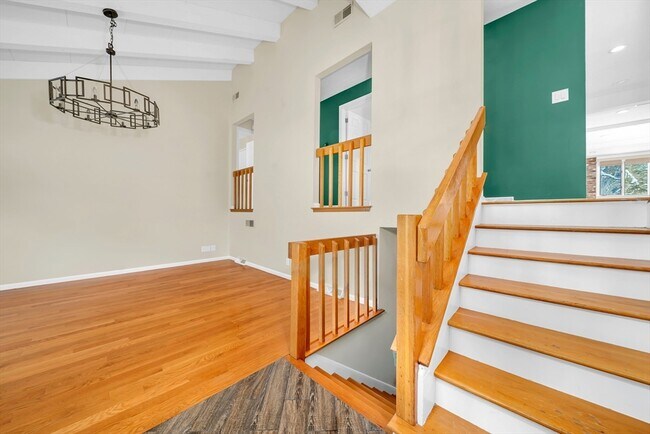 Building Photo - 2 Foxfire Dr