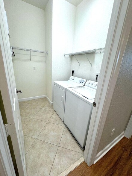 Building Photo - 499 Corte Madera Ln