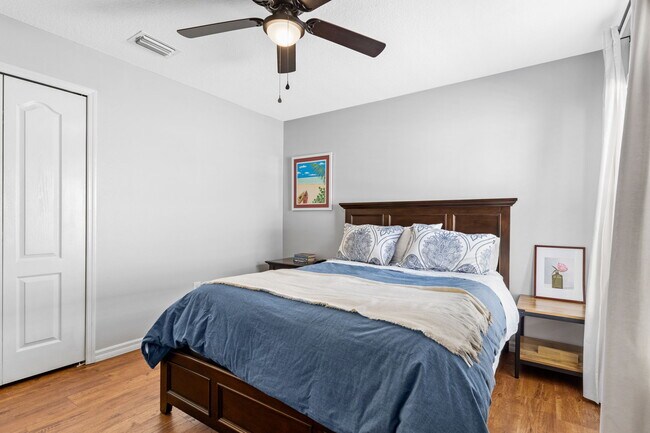 Building Photo - 545 Tuscanny St