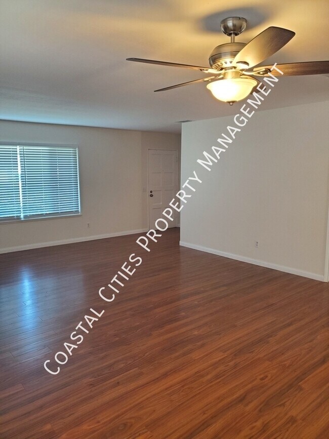 Building Photo - 12675 Verdugo Ave