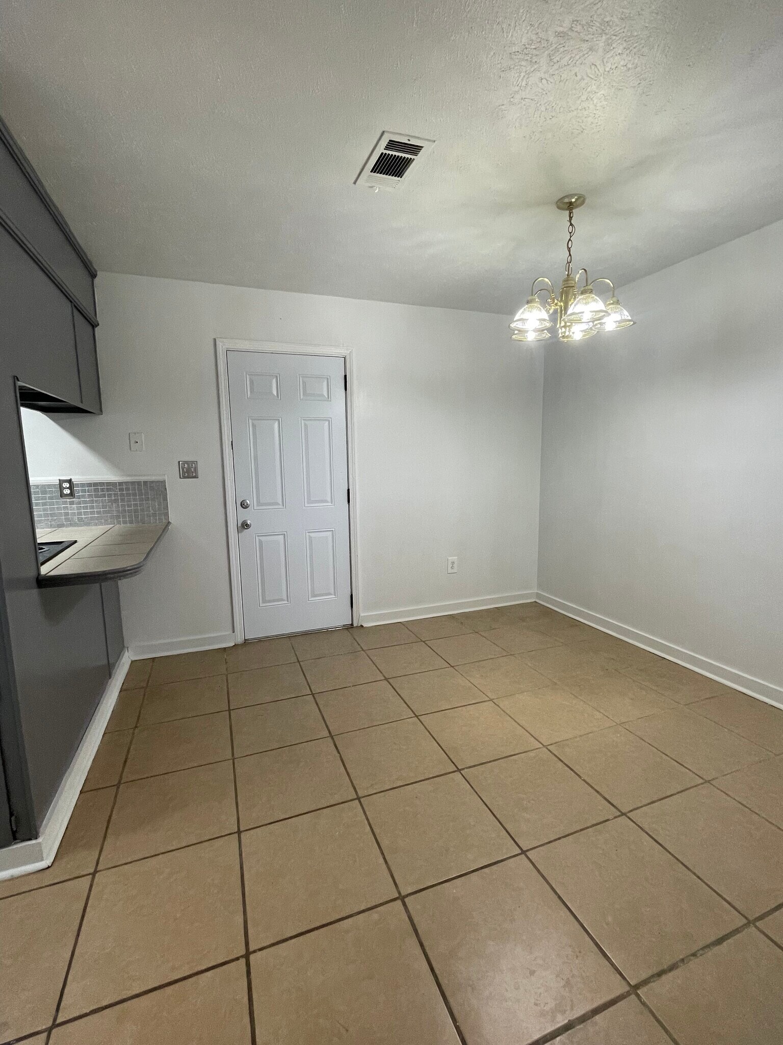 Building Photo - 824 Garvin St