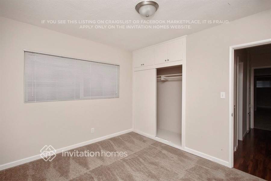 Building Photo - 13207 S Largo Ave