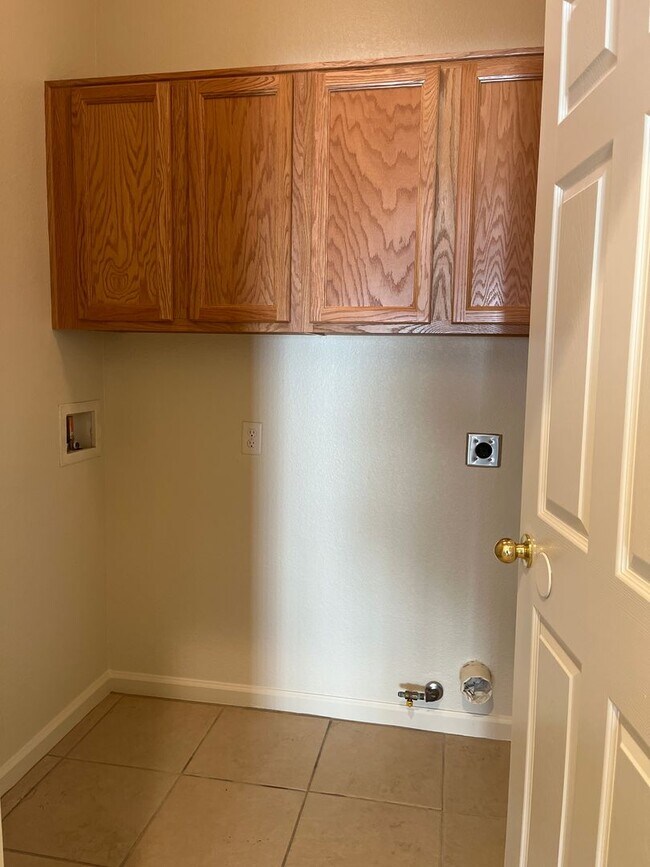 Building Photo - Easy living