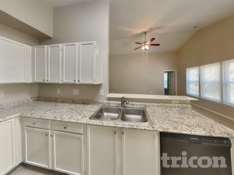 Building Photo - 2020 Chapel Creek Rd