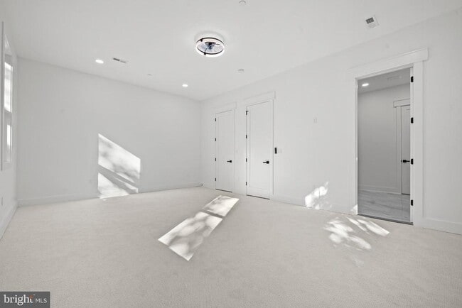 Building Photo - 811 Sligo Creek Pkwy