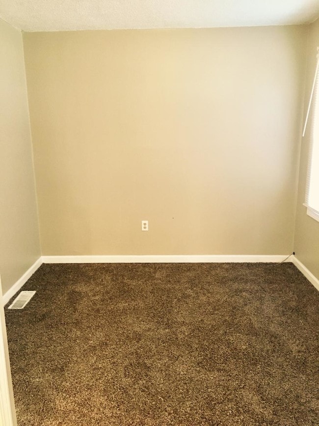 Building Photo - 4022 E 68th Terrace