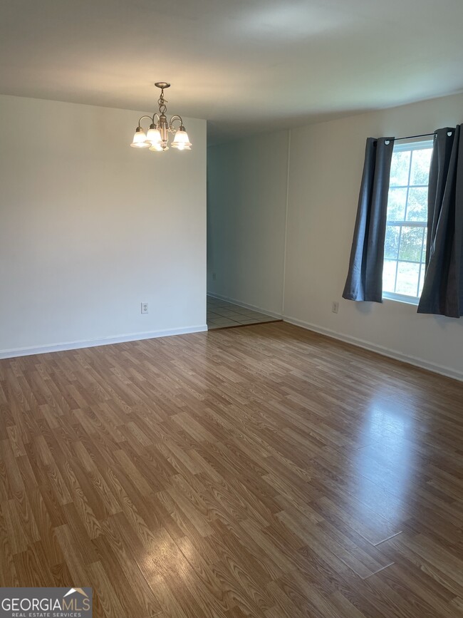 Building Photo - 155 Rock Crest Terrace