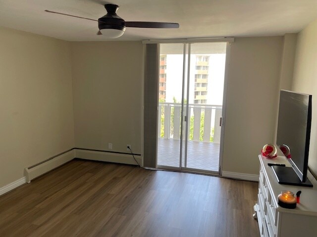 Building Photo - 900 Saturn Dr