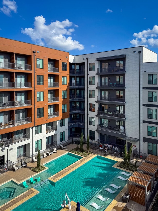 Building Photo - 9127 Research Blvd