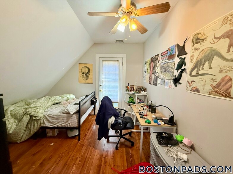 Building Photo - 126 Calumet St