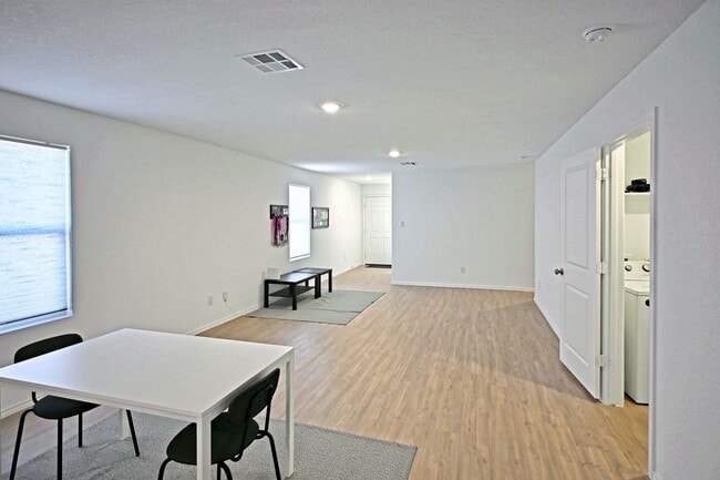 Building Photo - 5115 Schaeffer Rdg