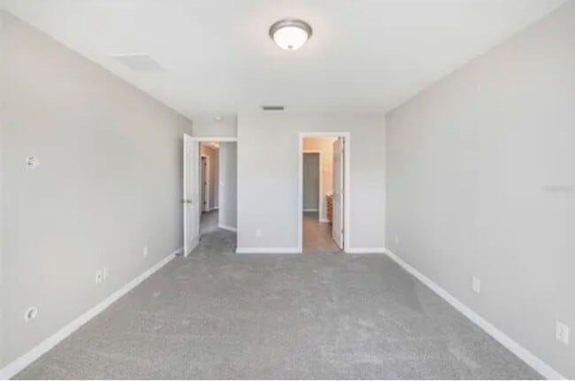 Building Photo - Modern 3 Bedroom 2.5 Bath in Gibsonton