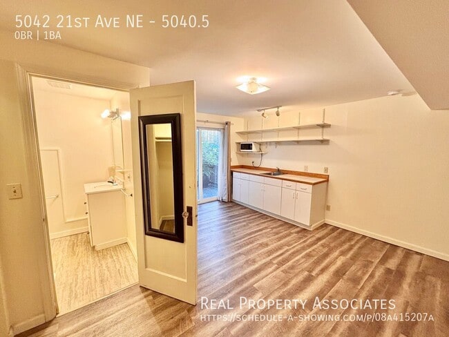 Building Photo - 5042 21st Ave NE