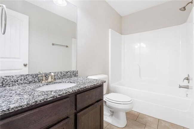 Building Photo - 103 Foxglove St