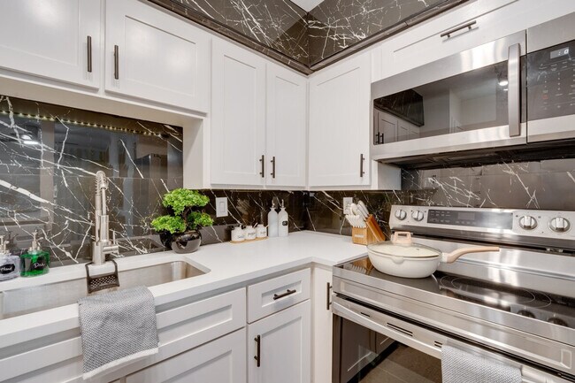 Building Photo - 4368 Cedar Springs Rd