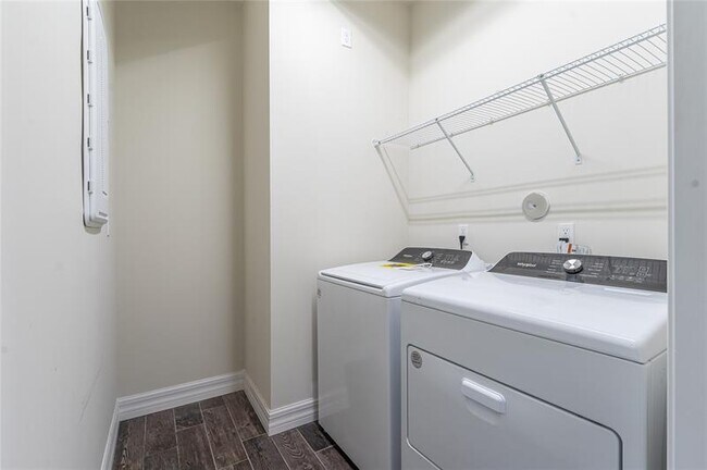 Building Photo - 4470 Gramercy Dr