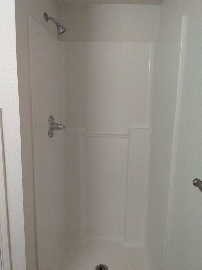 Building Photo - roy2016