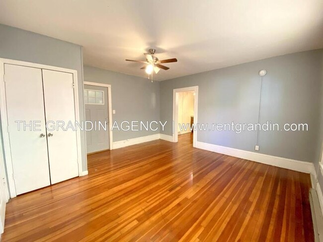 Building Photo - 1306 Patterson Ave SW