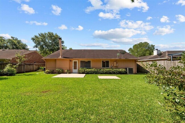 Building Photo - 2822 Wood Hollow Dr