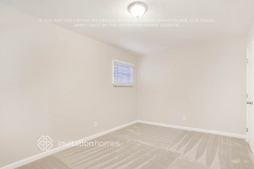 Building Photo - 1873 Shamrock Dr