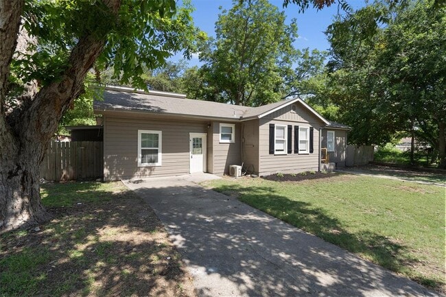 Building Photo - 1012 Barbara Dr