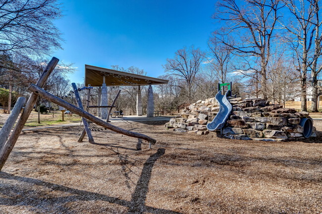 Building Photo - 1924 Harrison Park Dr