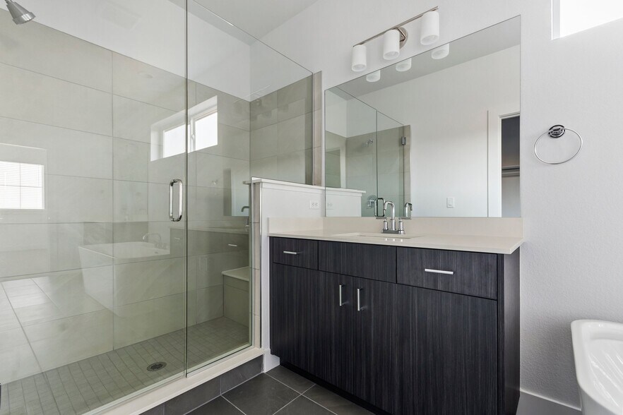 Building Photo - 6106 Netherland Ct