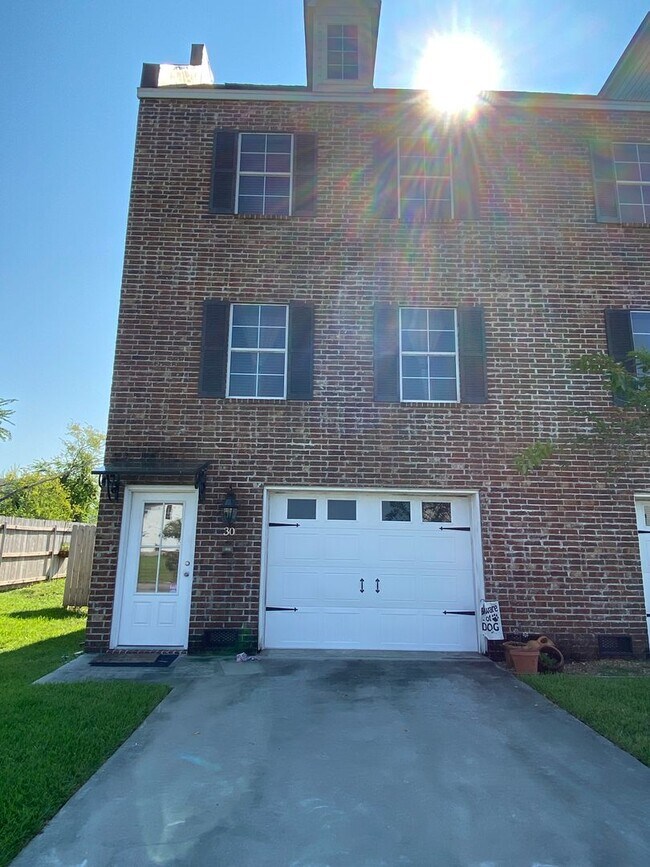 Building Photo - 155 Dr. Michael Debakey Drive