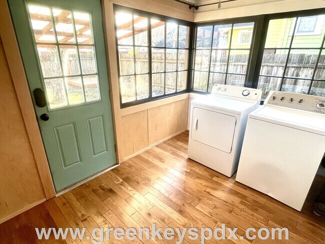 Building Photo - Sleek and modern 1-bedroom house in Arbor Lodge with spacious garage or workshop!