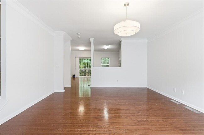 Building Photo - 6710 Stoneleigh Way