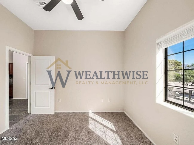 Building Photo - 2010 E River Rd