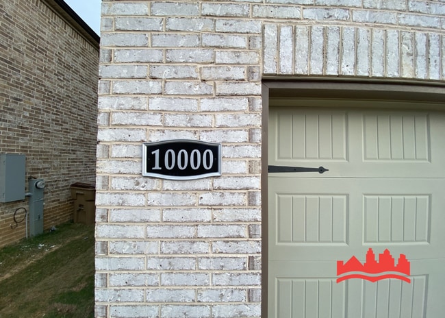 Building Photo - 10000 Messana St