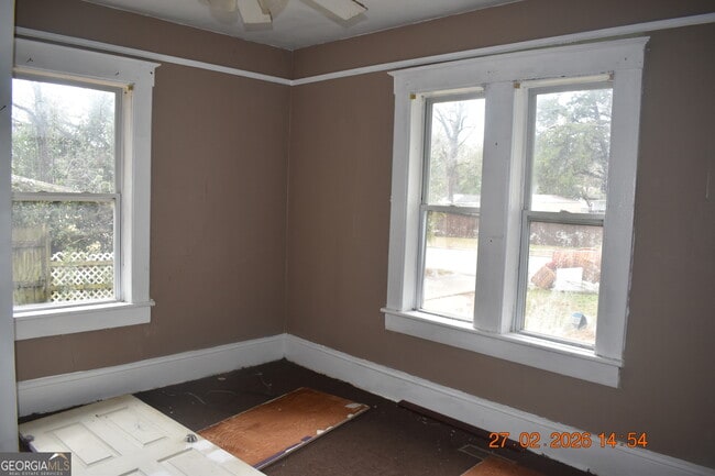 Building Photo - 4048 Kemper Ave