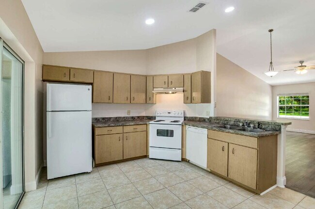 Building Photo - 51 Wellwood Ln
