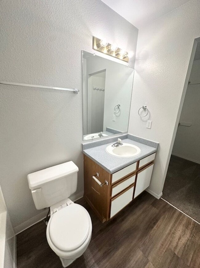 Building Photo - Affordable living at Westside Apartments!